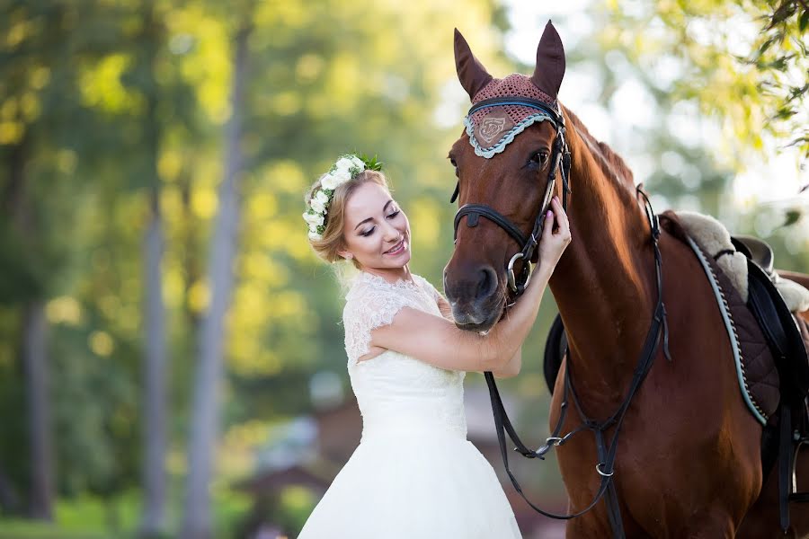 Fotógrafo de casamento Veronika Demchich (veronikad). Foto de 30 de abril 2019