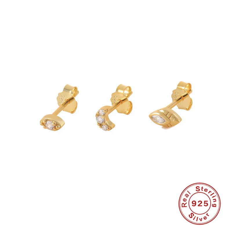 Zilveren damesmode dubbele oorbellenset. Twee keer zoveel stijl met deze elegante zilveren oorbellen. Perfect voor dagelijks gebruik.