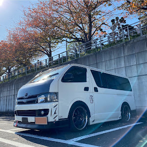 ハイエースバン TRH200V