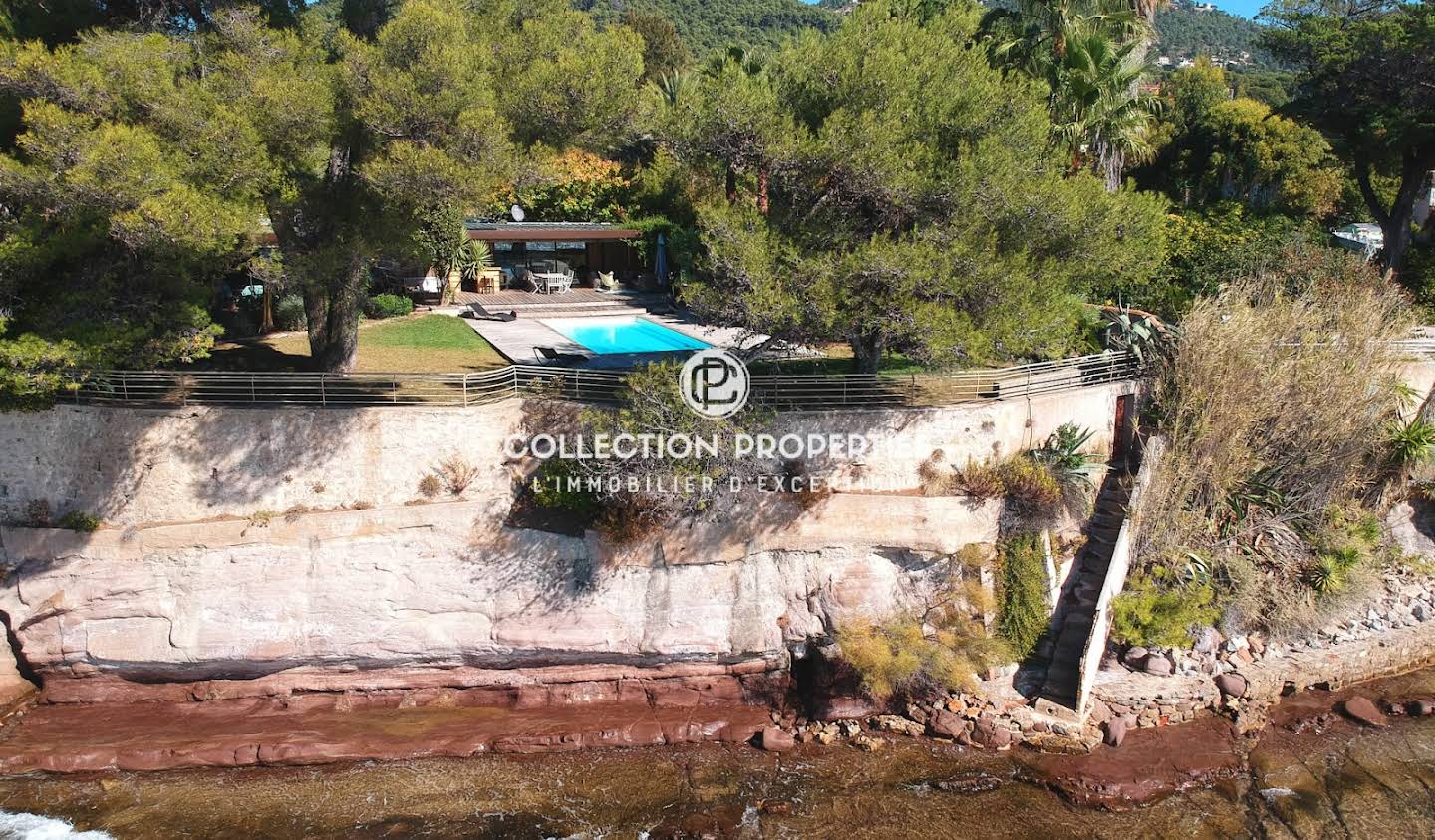 Villa avec piscine et terrasse Carqueiranne