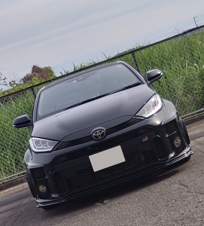 GRヤリスのいつもイイネ&コメントありがとうございます🙇‍♂️・GRヤリスRS・閲覧規制かかってるの❓・何か寂しい😭・だから今日は２枚だけ😁に関するカスタム事例の投稿画像2枚目