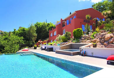 Maison avec piscine et terrasse 15