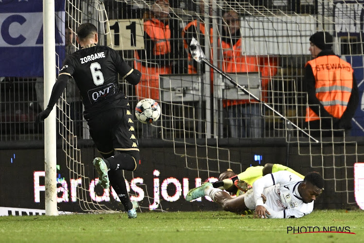 La phase polémique de Charleroi-STVV: fallait-il valider le but d'Adem Zorgane? 