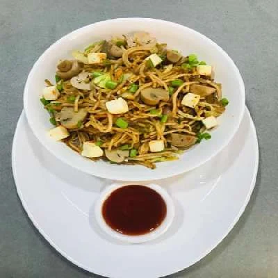 Mushroom Paneer Mixed Noodles