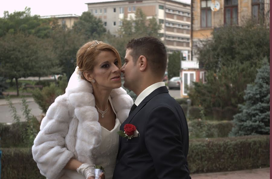 Fotógrafo de casamento Ovidiu Bololoi (bololoi). Foto de 23 de março 2016