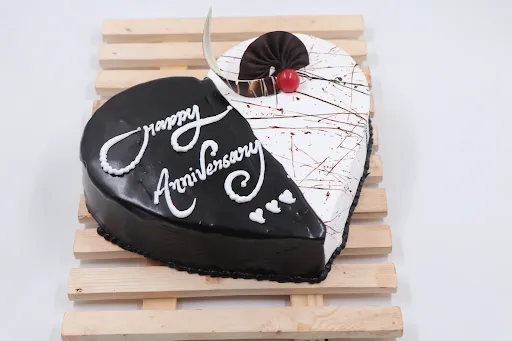 Choco Vanilla Heart Shape Cake