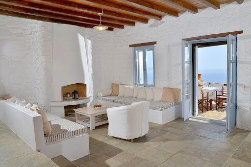 Villa with pool and garden 5