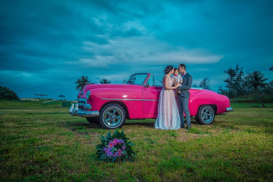 Fotografo di matrimoni Maikel Guillen (maikelguillen). Foto del 30 luglio 2023