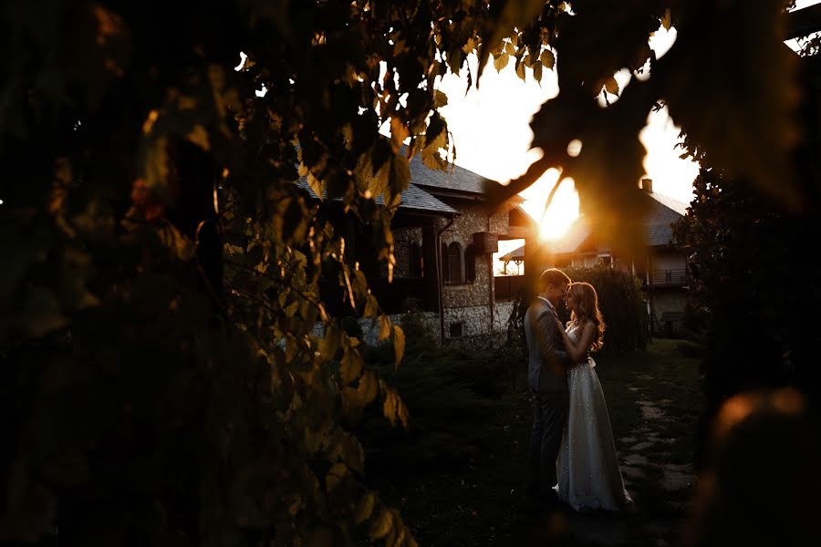 Fotograf ślubny Victor Chioresco (victorchioresco). Zdjęcie z 3 października 2018