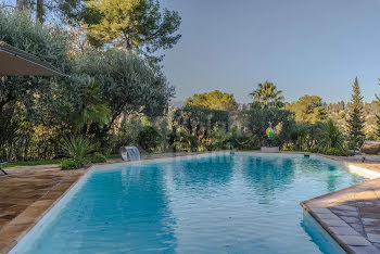 villa à Mougins (06)