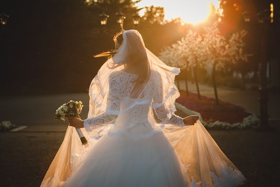 Jurufoto perkahwinan Kseniya Fedorova (la-legende). Foto pada 20 Julai 2015