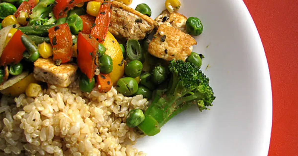 Brown rice, broccoli, feta and halloumi salad