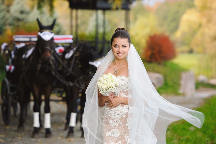 Fotógrafo de casamento Vladimir Klyuchnikov (zyyzik). Foto de 4 de maio 2016