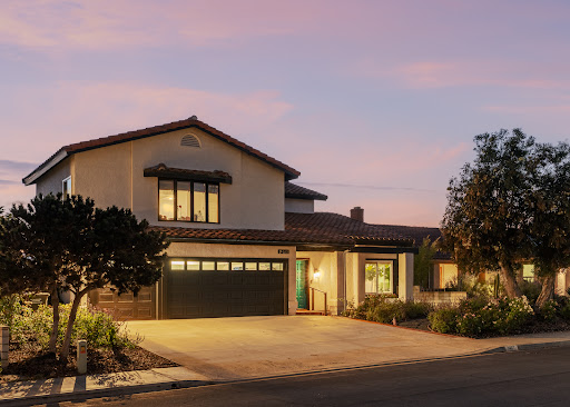 House purchase in Carlsbad (United States) - House with garage and garden