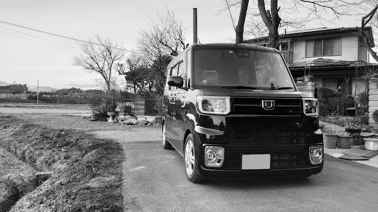ウェイクの低そうで低くない少し低い車・wake・モノクローム・難しいですね・スマホクオリティに関するカスタム事例の投稿画像2枚目