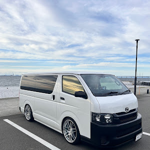 ハイエースバン TRH200V