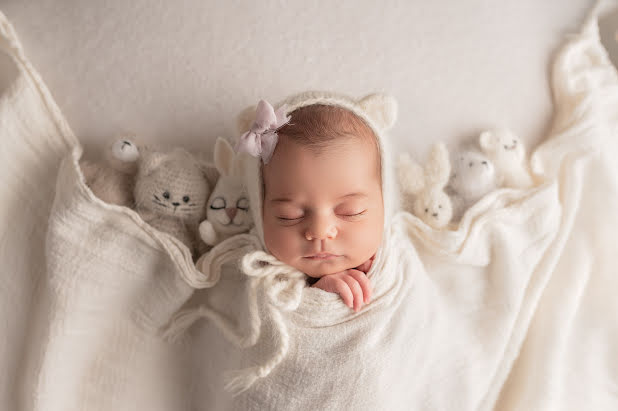 Fotógrafo de casamento Polina Morozova (newbornart). Foto de 24 de dezembro 2023