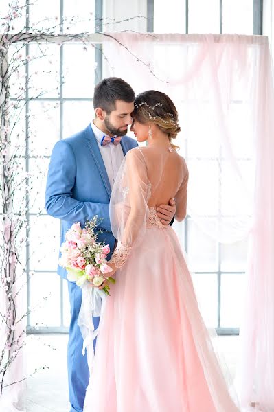 Fotógrafo de casamento Anna Timokhina (avikki). Foto de 17 de março 2016