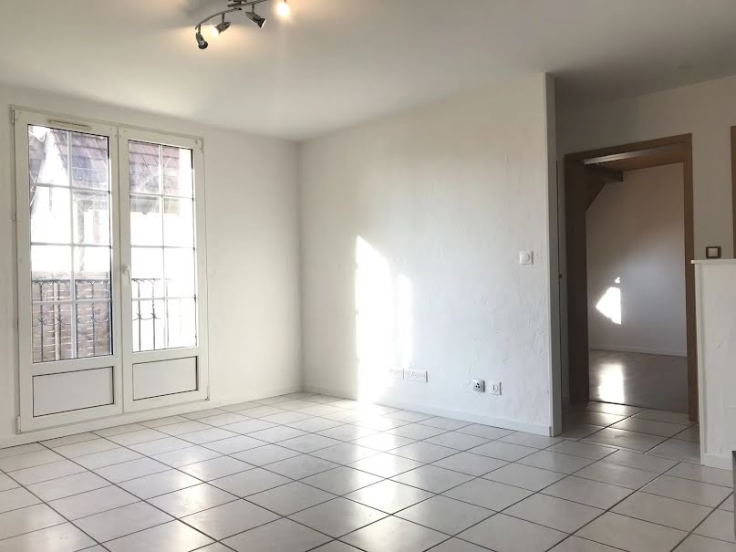 Location  appartement 2 pièces 52 m² à Seebach (67160), 540 €