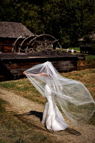 Kāzu fotogrāfs Adrian Rusu (adrianrusu). Fotogrāfija: 4. septembris 2019