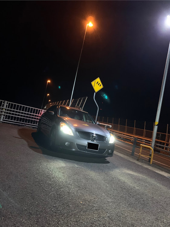 スカイラインのV36セダン・ドライブ・車高調整・マフラーサウンドに関するカスタム事例の投稿画像3枚目