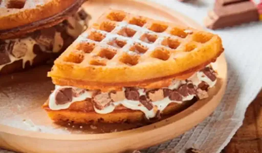 Kit Kat Oreo Waffle