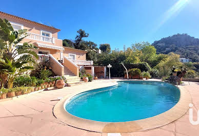 Maison avec piscine et terrasse 5