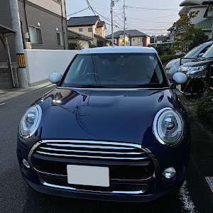 MINI 5ドア F55