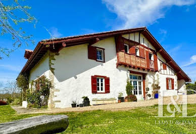 Maison avec piscine et jardin 1