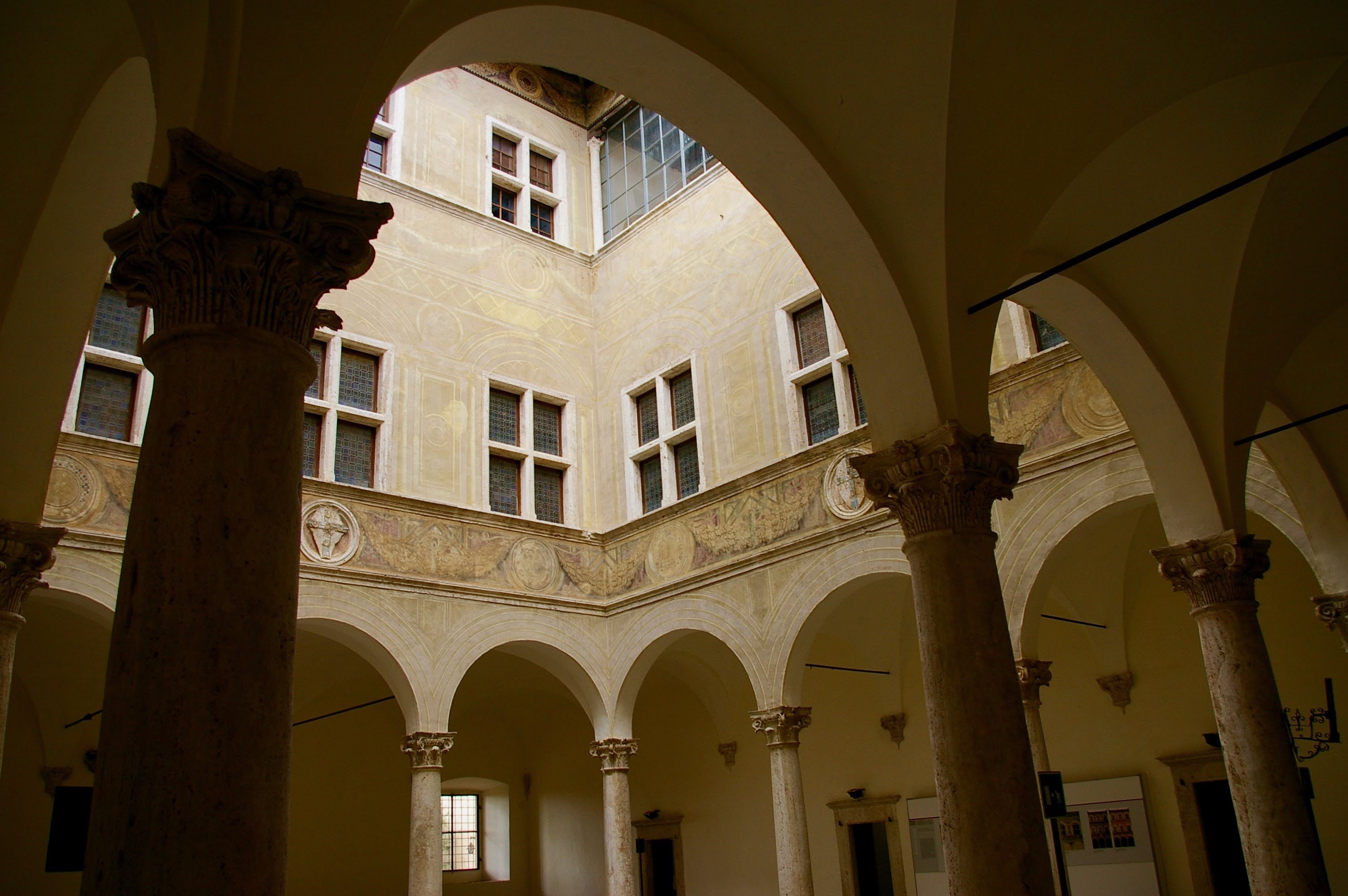 Cortile Palazzo Piccolomini, Pienza