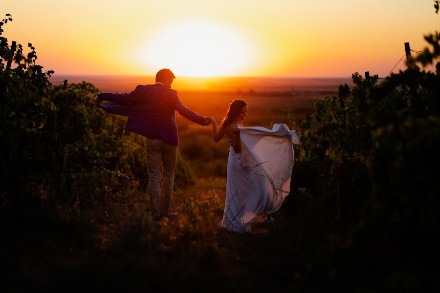 Fotografer pernikahan Sebastian Moldovan (moldovan). Foto tanggal 19 Desember 2021