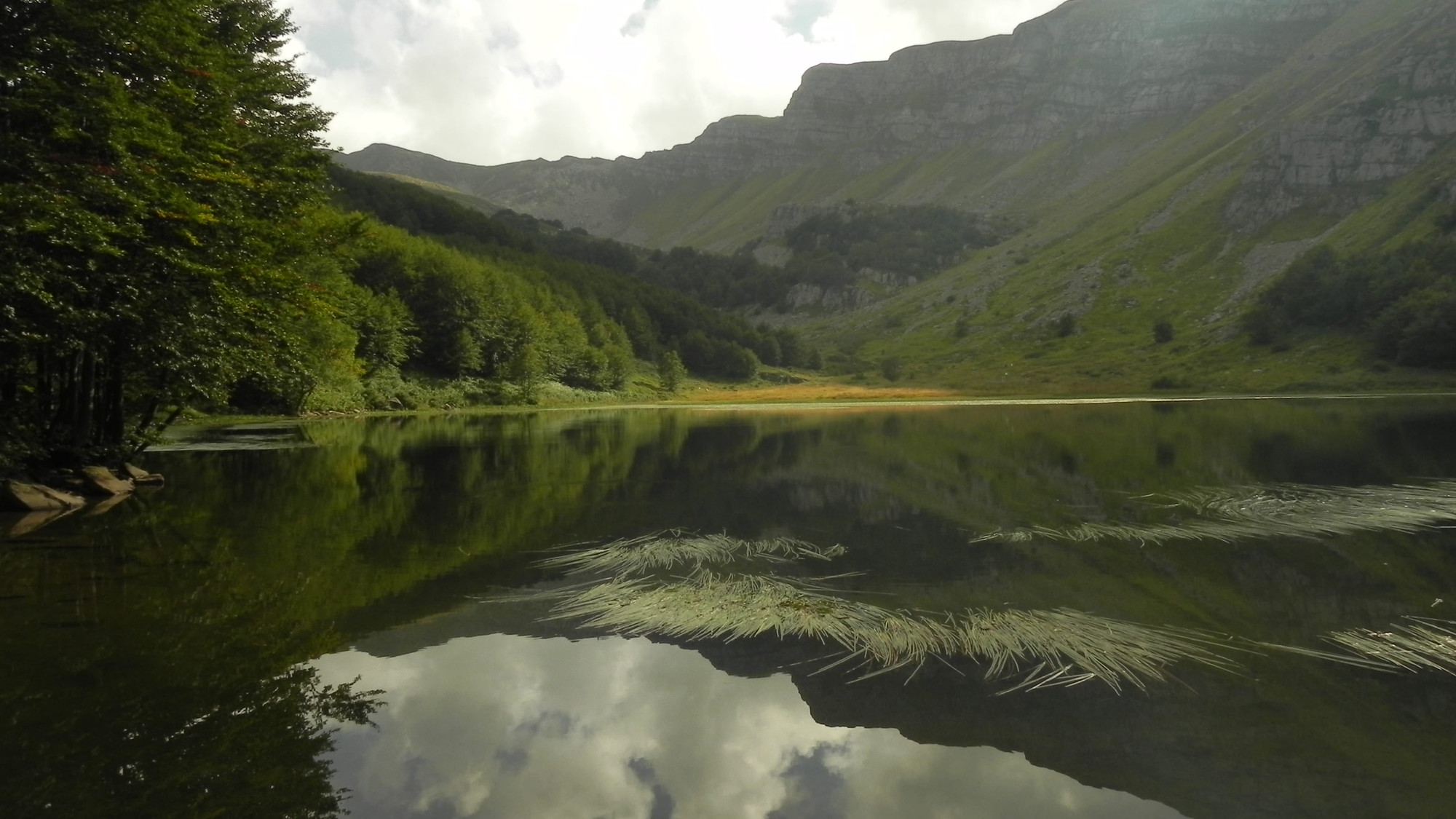 Specchiandosi nel lago di Francesco Marinelli