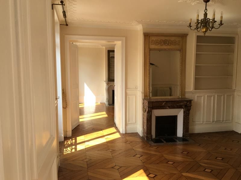 Location  appartement 5 pièces 124.24 m² à Saint-Germain-en-Laye (78100), 2 300 €