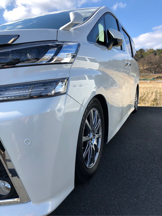 ヴェルファイアの洗車・タイヤ交換に関するカスタム事例の投稿画像1枚目