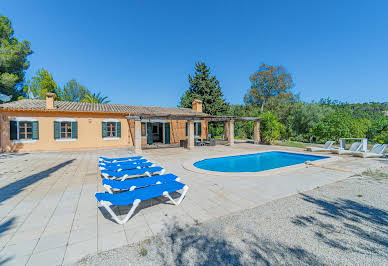 Villa with pool 2