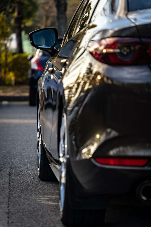 MAZDA3のスタッドレスタイヤへ交換・iceGUARD・RAYS Gram Lights・18インチスタッドレスタイヤ・パン屋巡りに関するカスタム事例の投稿画像5枚目