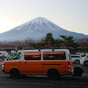 ハイエースバン