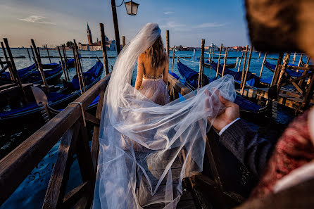 結婚式の写真家Claudiu Negrea (claudiunegrea)。2018 8月20日の写真