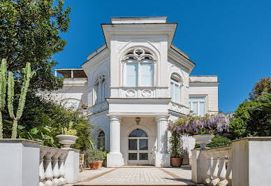 House with garden and terrace 1