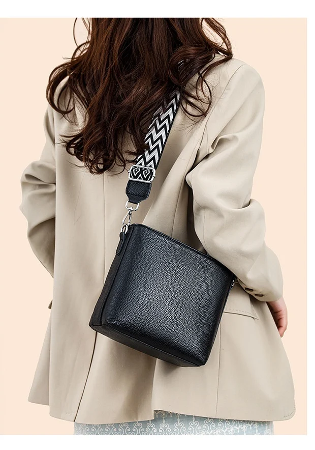 Solid Color Broadband One-shoulder Crossbody Simple Bucket Bag, a stylish and practical everyday bag offering high sense