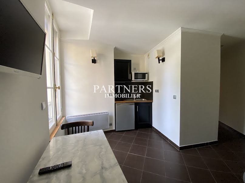 Location meublée appartement 1 pièce 18 m² à Aix-en-Provence (13090), 610 €