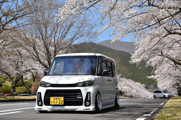 タントカスタムの桜と愛車に関するカスタム事例の投稿画像1枚目