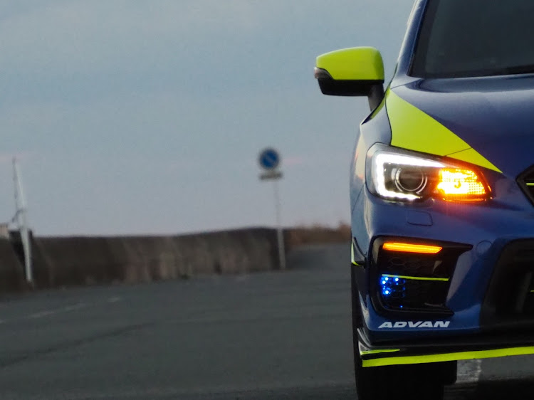 WRX STIの蛍光イエロー・WRX・こっそりリニューアル計画中🙊・こっそりひっそり目立たない仕様2021🙊・緊急事態宣言に関するカスタム事例の投稿画像2枚目