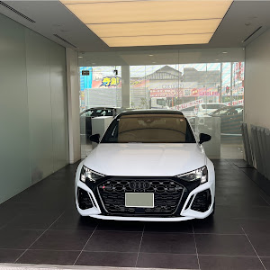 RS3 セダン