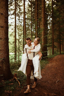 Fotografo di matrimoni Gréta Zubová (laskyplne). Foto del 5 gennaio 2023