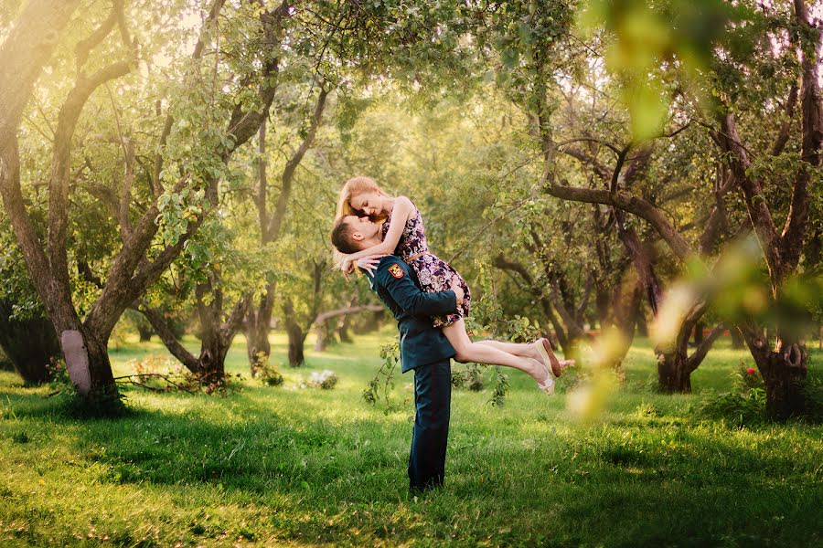 Fotografo di matrimoni Aleksandra Tikhova (aleksti). Foto del 15 settembre 2016