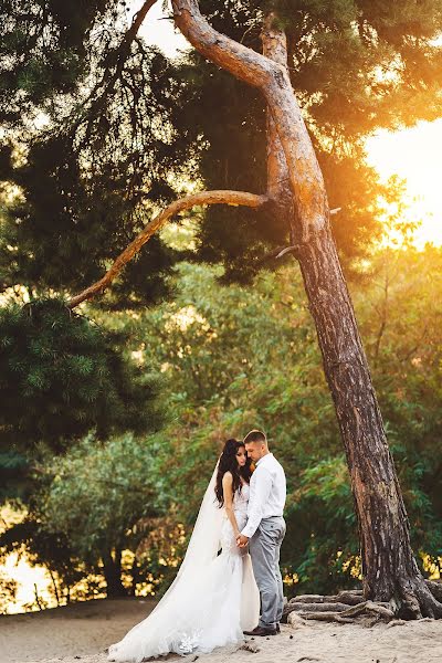 Wedding photographer Oleg Roganin (roganin). Photo of 2 December 2020