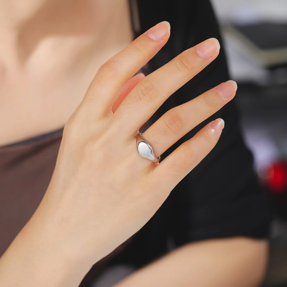 Titanium Stalen Glad Geslepen Ronde Ring Duurzame Sieraden Comfortabel voor Dagelijks Gebruik Klassiek en Modern Design Lichtgewicht