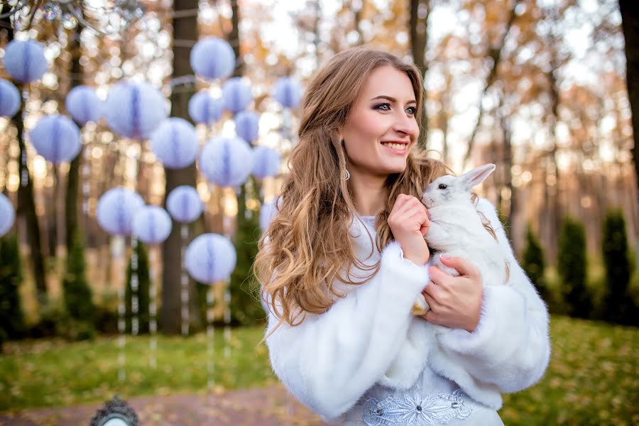 Fotógrafo de bodas Elena Kalashnikova (vrnfoto24). Foto del 9 de noviembre 2015