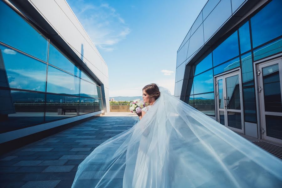 結婚式の写真家Denis Osipov (svetodenru)。2018 9月9日の写真